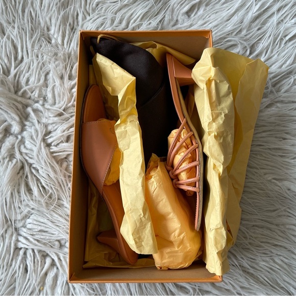 Tod’s Vintage Salmon Leather Brigitte 45mm Strappy Ring Slide Kitten Heel Mule 7 - Picture 8 of 10